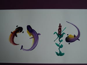 Niet of onleesbaar gesigneerd - ‘Gekaligrafeerde’ acrylverf op papier , Japan , Vissen / Karpers – ingelijst kopen? Bied vanaf 1!