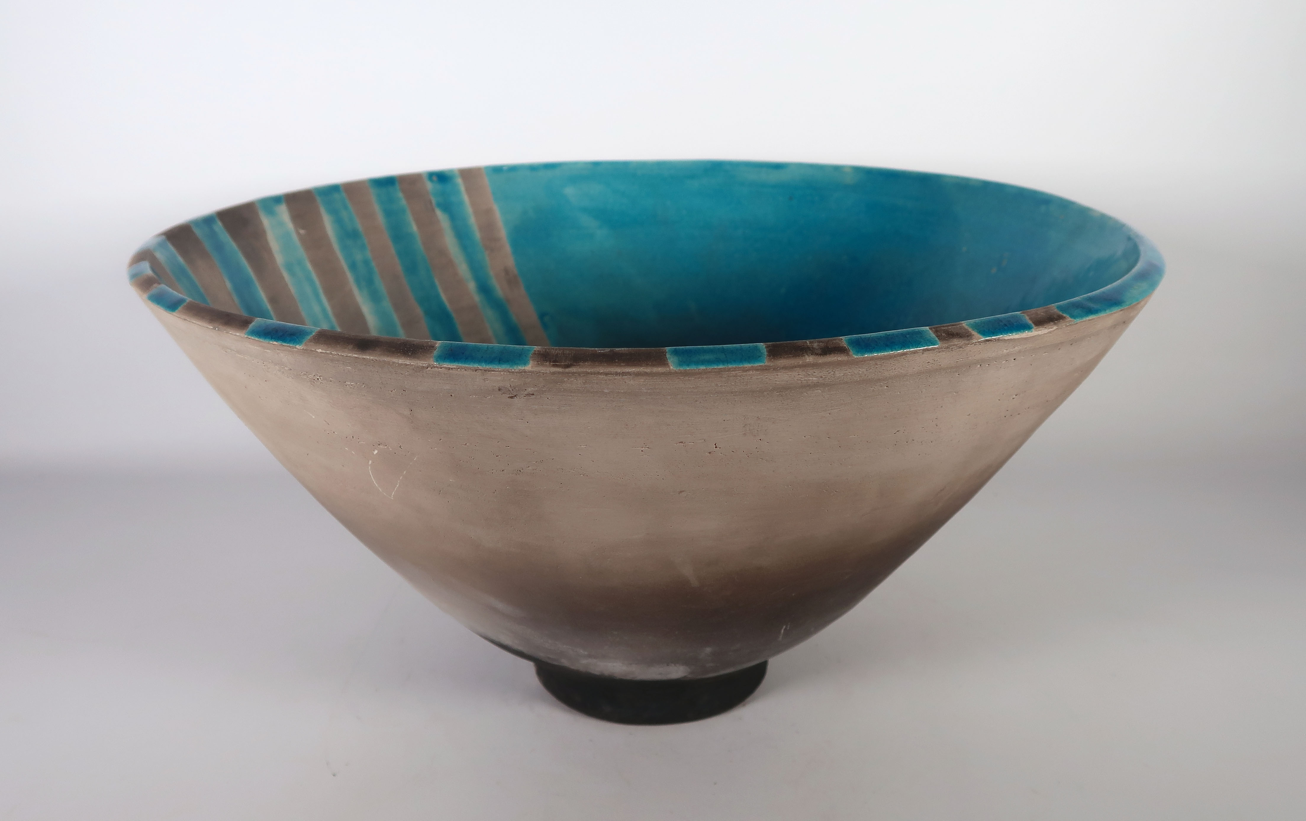 Niet of onleesbaar gesigneerd - Aardewerk, Schaal kopen? Bied vanaf 1!