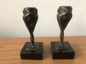 Brons (Onbekend) - 2 Bronzen beeldjes / kandelaars verkocht voor € 45!