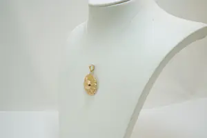 3 - Grote & mooi gedetailleerde 18Krt geel-goud rozet hanger kopen? Bied vanaf 190!