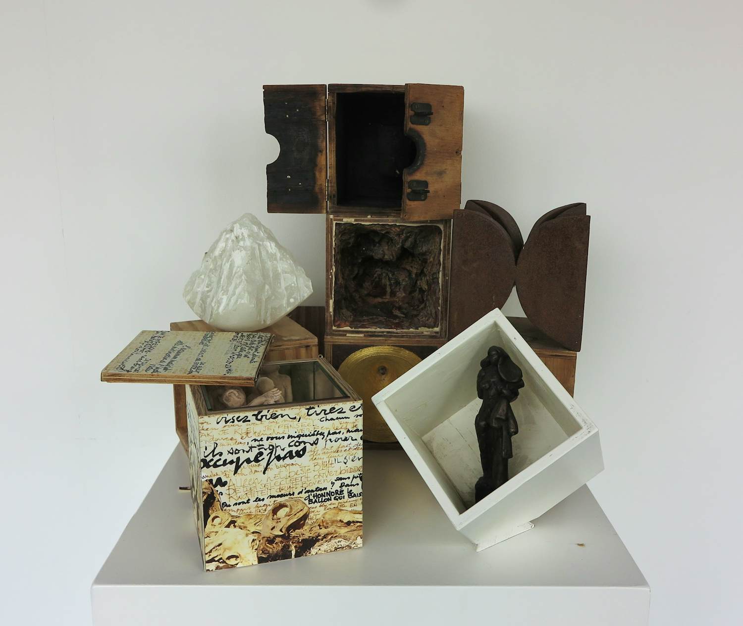 Ida De Roy - Paul Beckers, en anderen! 7 kunstwerken in houten kistjes in diverse technieken kopen? Bied vanaf 350!