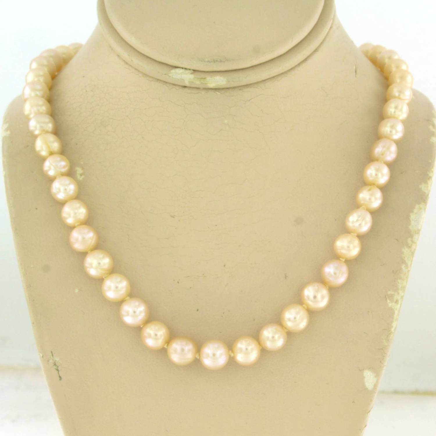 14k geelgouden slot aan een parelcollier – 22.1 gram – 45 cm verkocht voor € 160!