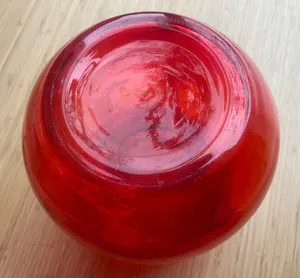 Niet of onleesbaar gesigneerd - Rode XL vintage glazen vaas kopen? Bied vanaf 1!