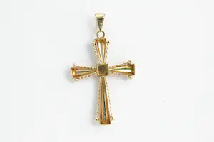 197 - Grote - klassiek vormgegeven 18 karaats rosé gouden kruis hanger kopen? Bied vanaf 170!