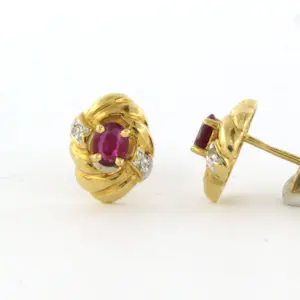 18k bicolor gouden oorbellen met robijn en diamant kopen? Bied vanaf 165!
