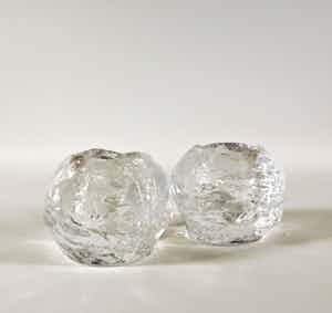Ann Wärff - Set van twee snowball waxinelichthouders - Kosta Boda verkocht voor € 1!