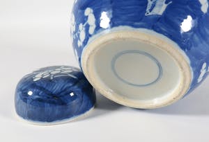 Niet of onleesbaar gesigneerd - 19e eeuwse Chinees porseleinen gemberpot kopen? Bied vanaf 1!