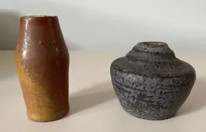 Mobach Keramiek - Twee Bibelot vaasjes kopen? Bied vanaf 1!