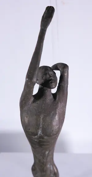 Piet van Heerden - Bronzen sculptuur, Jongensfiguur kopen? Bied vanaf 700!