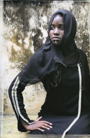 Angele Etoundi Essamba - Voile I met lijst! kopen? Bied vanaf 395!