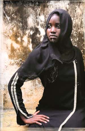 Angele Etoundi Essamba - Voile I met lijst! verkocht voor € 395!