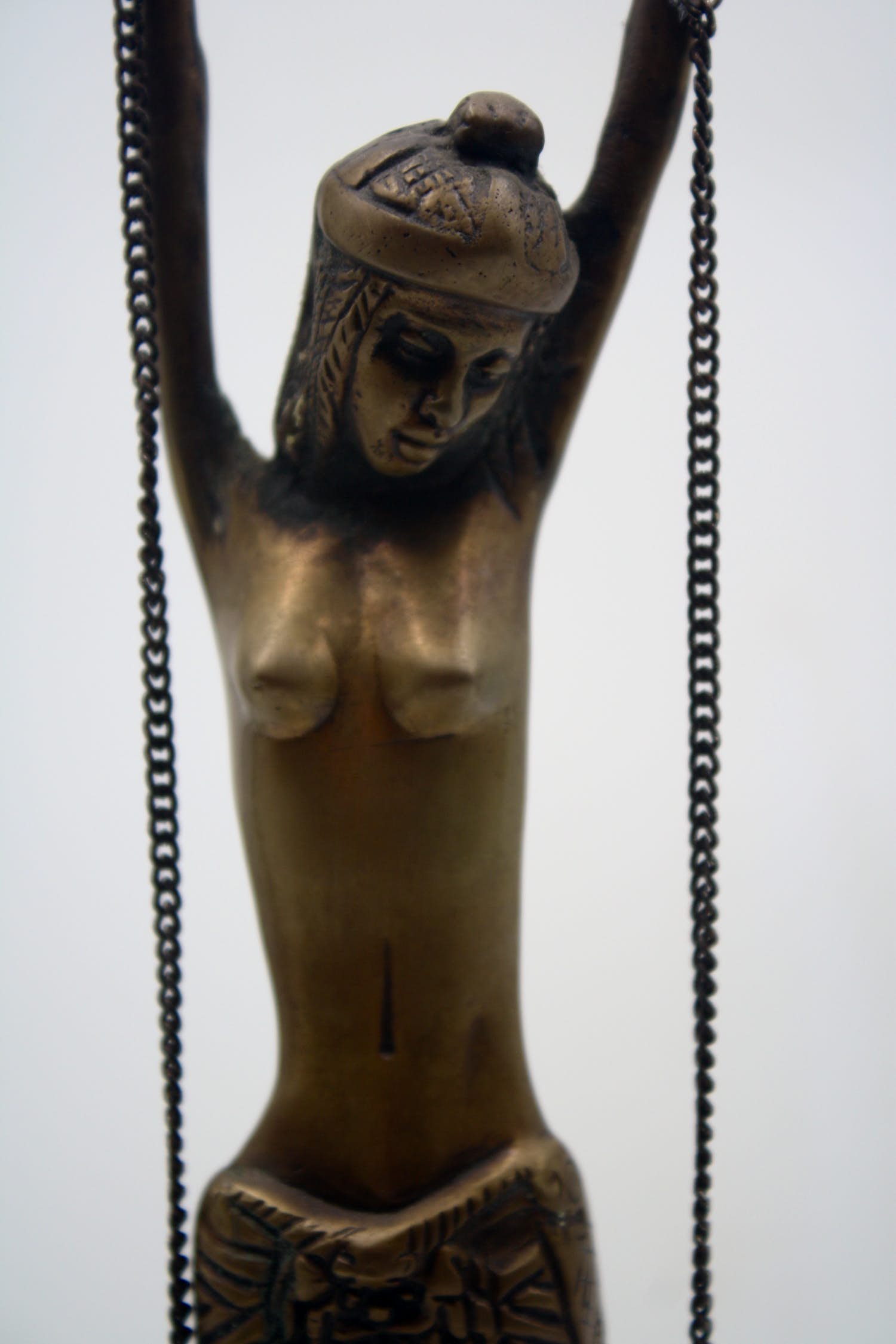 Niet of onleesbaar gesigneerd - Beautiful Large Bronze Slave Sculpture (20e eeuw) kopen? Bied vanaf 1!