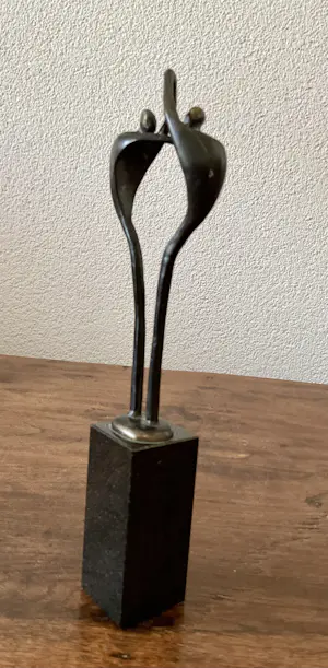 Corry Ammerlaan - Verbronsd beeld op marmeren sokkel, Wij Samen, gesigneerd kopen? Bied vanaf 40!