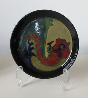 Plateelbakkerij Zuid-Holland - Twee glansplatelen schotels uit 1922 kopen? Bied vanaf 35!