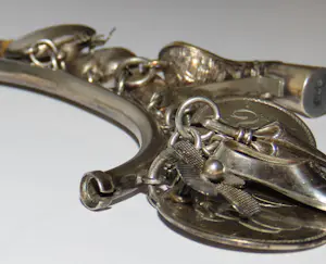 Buy Antieke zilveren (kinder)bedelarmband? Bid from 200!