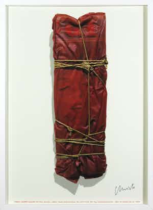 Christo - Handgesigneerde offset litho, Wrapped Magazine - Ingelijst verkocht voor € 1!