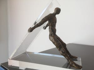 Brons (Onbekend) - Man met een boodschap kopen? Bied vanaf 59!
