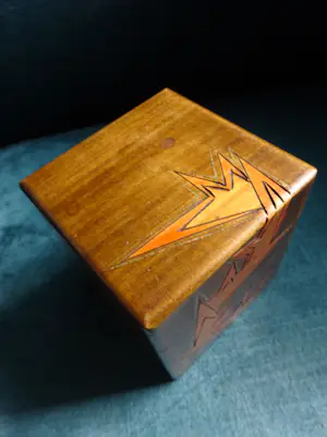 Conrad Fehn - Zeldzaam bewerkt houten theekistje kopen? Bied vanaf 75!