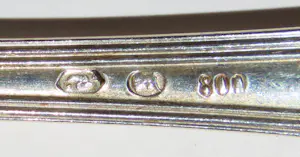 Antiek ´zilveren´ bestek, 27 stuks en antiek ´verzilderd´ bestek, 14 stuks kopen? Bied vanaf 2200!