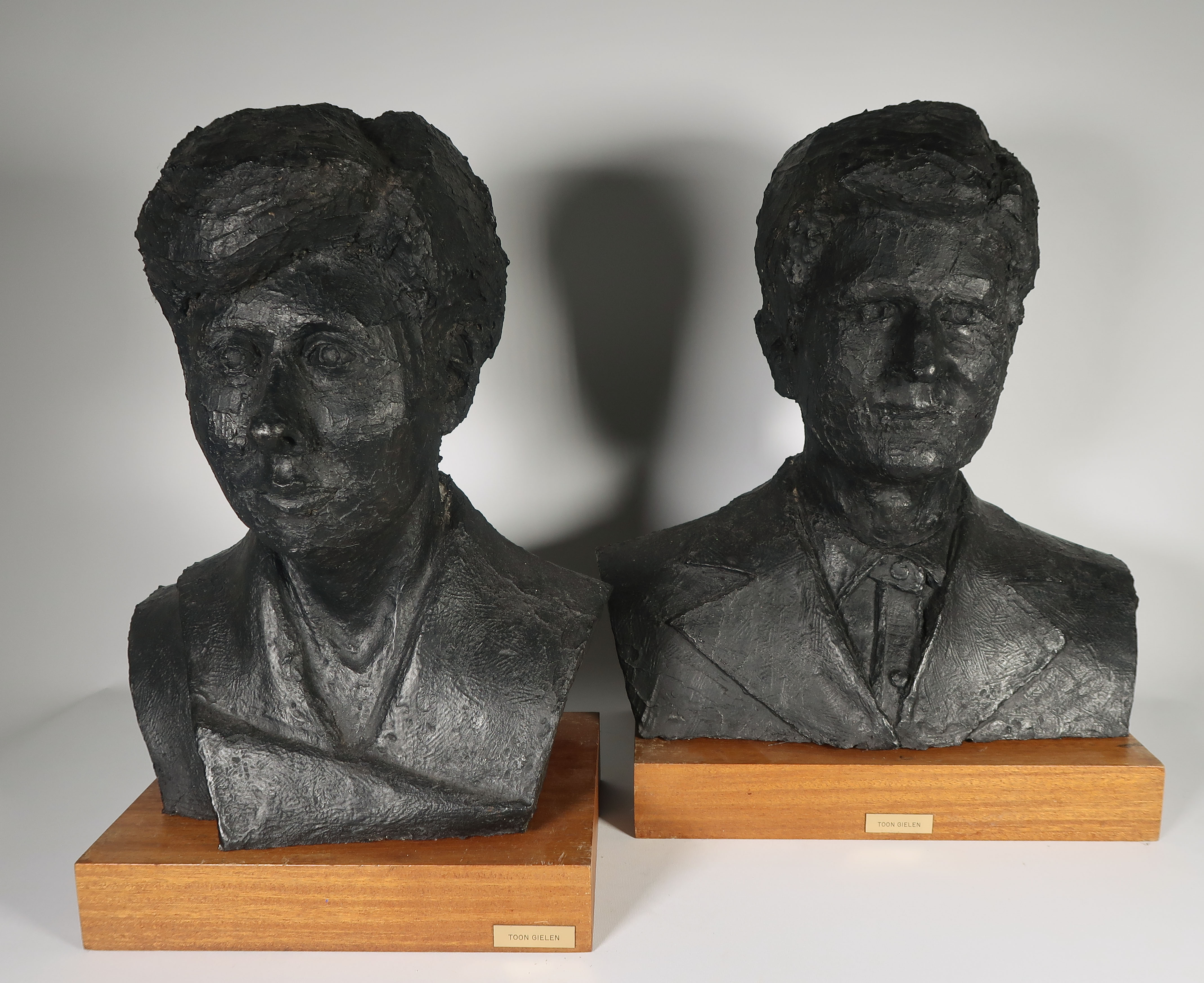 Toon Gielen - Polyester en hout, Koppel kopen? Bied vanaf 1!