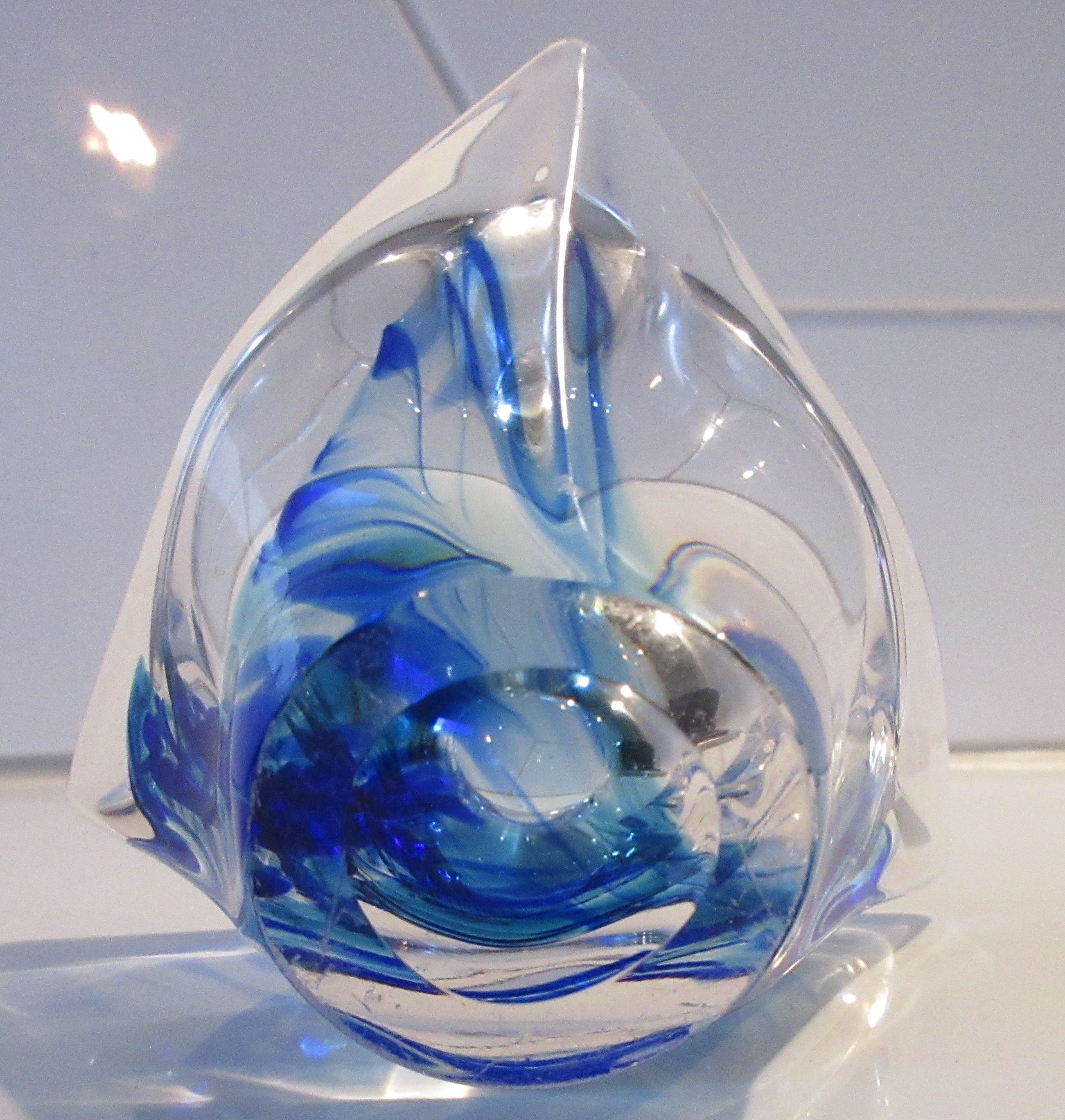 Max Verboeket - Mooi klein kunstglazen asbakje met blauwe slingers kopen? Bied vanaf 15!