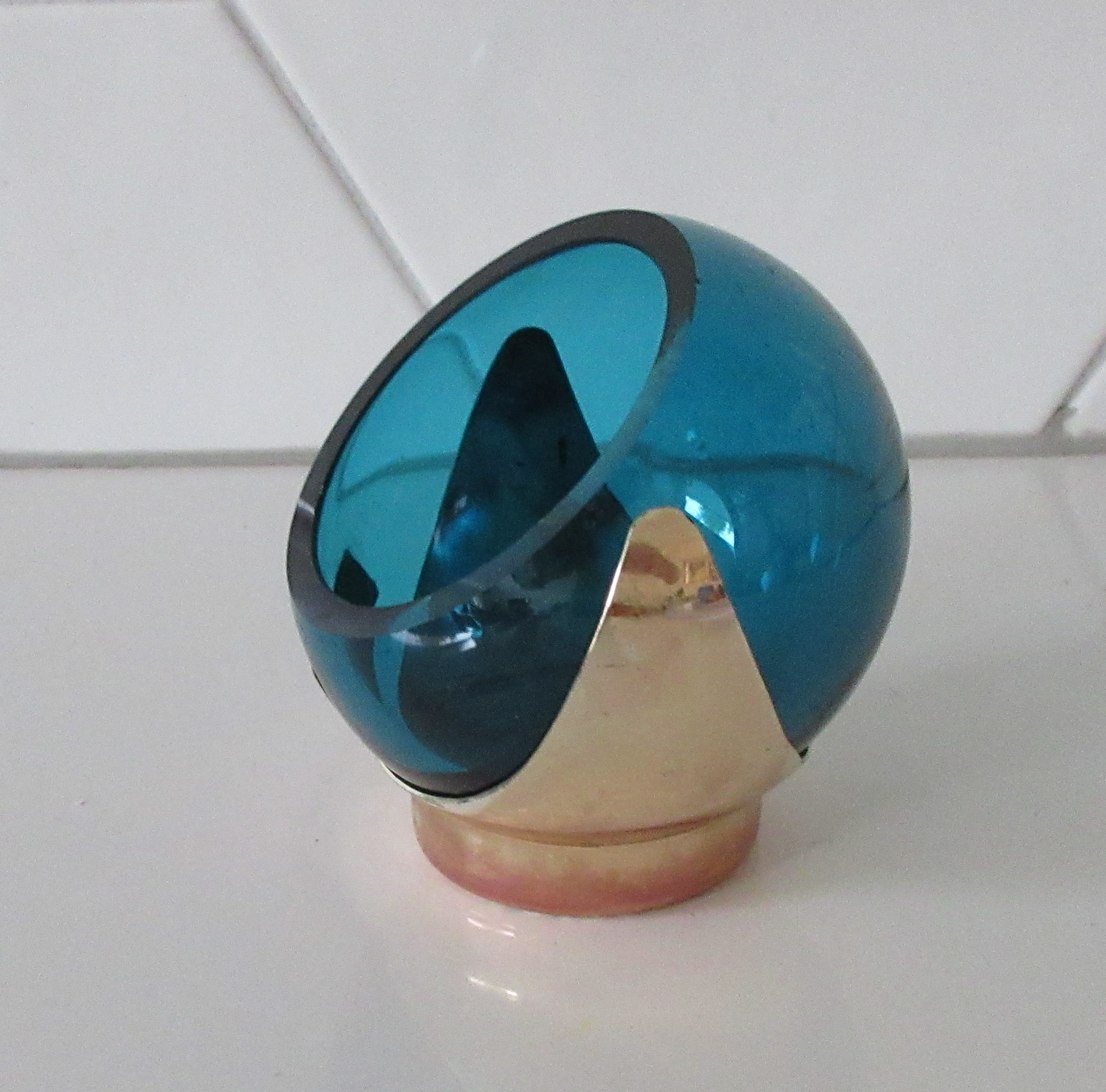 F.W. Quist - Space Age Kristallen Bal Asbak kopen? Bied vanaf 13!