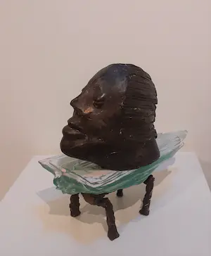 Sjer Jacobs - Bronzen hoofd op glazen sokkel kopen? Bied vanaf 695!