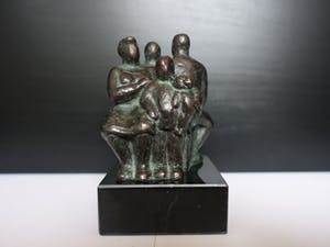 Karin Beek - "Familie" in brons kopen? Bied vanaf 50!