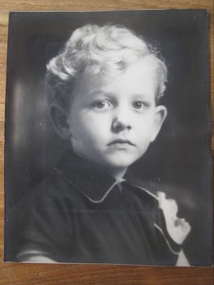 Niet of onleesbaar gesigneerd - Portret van een kind. kopen? Bied vanaf 1!