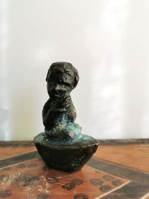 Brons (Onbekend) - Man met gevouwen handen verkocht voor € 1!