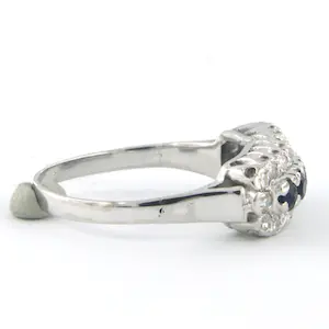 18k witgouden ring bezet met saffier en single cut geslepen diamant tot. 0.40ct kopen? Bied vanaf 360!