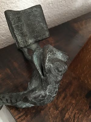 Niet of onleesbaar gesigneerd - Zingende of lezende kikker, zittend kopen? Bied vanaf 1!