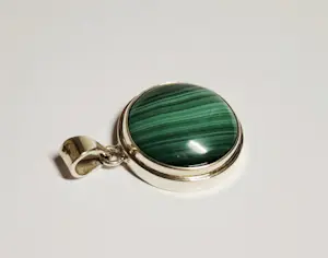 Nieuwe zilveren hanger met ronde malachiet kopen? Bied vanaf 65!