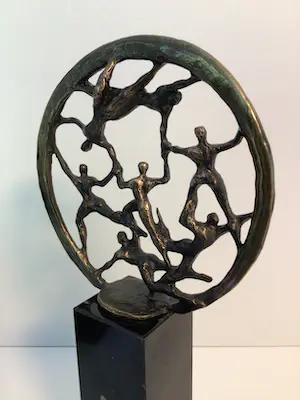 Corry Ammerlaan - Sculptuur “ Samenwerking door beweging “ kopen? Bied vanaf 1!