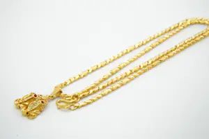 25 - Hoog gehalte (22 Krt) gouden fantasie collier met dubbele Kikker hanger kopen? Bied vanaf 790!