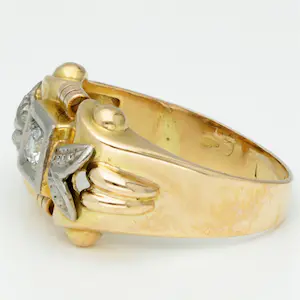 Bi color gouden tankring bezet met een briljant geslepen diamant van ca. 0.15 ct kopen? Bied vanaf 390!