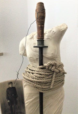 Julia Winter - Vrouwe Justitia - 2003 - Beeld - Diverse materialen - Zeer goed kopen? Bied vanaf 295!