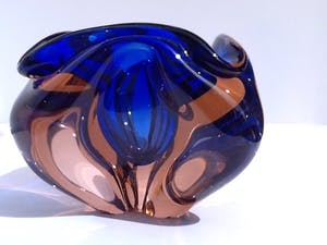 Josef Hospodka - Zware kristallen sommerso schaal/asbak Chribska. kopen? Bied vanaf 35!