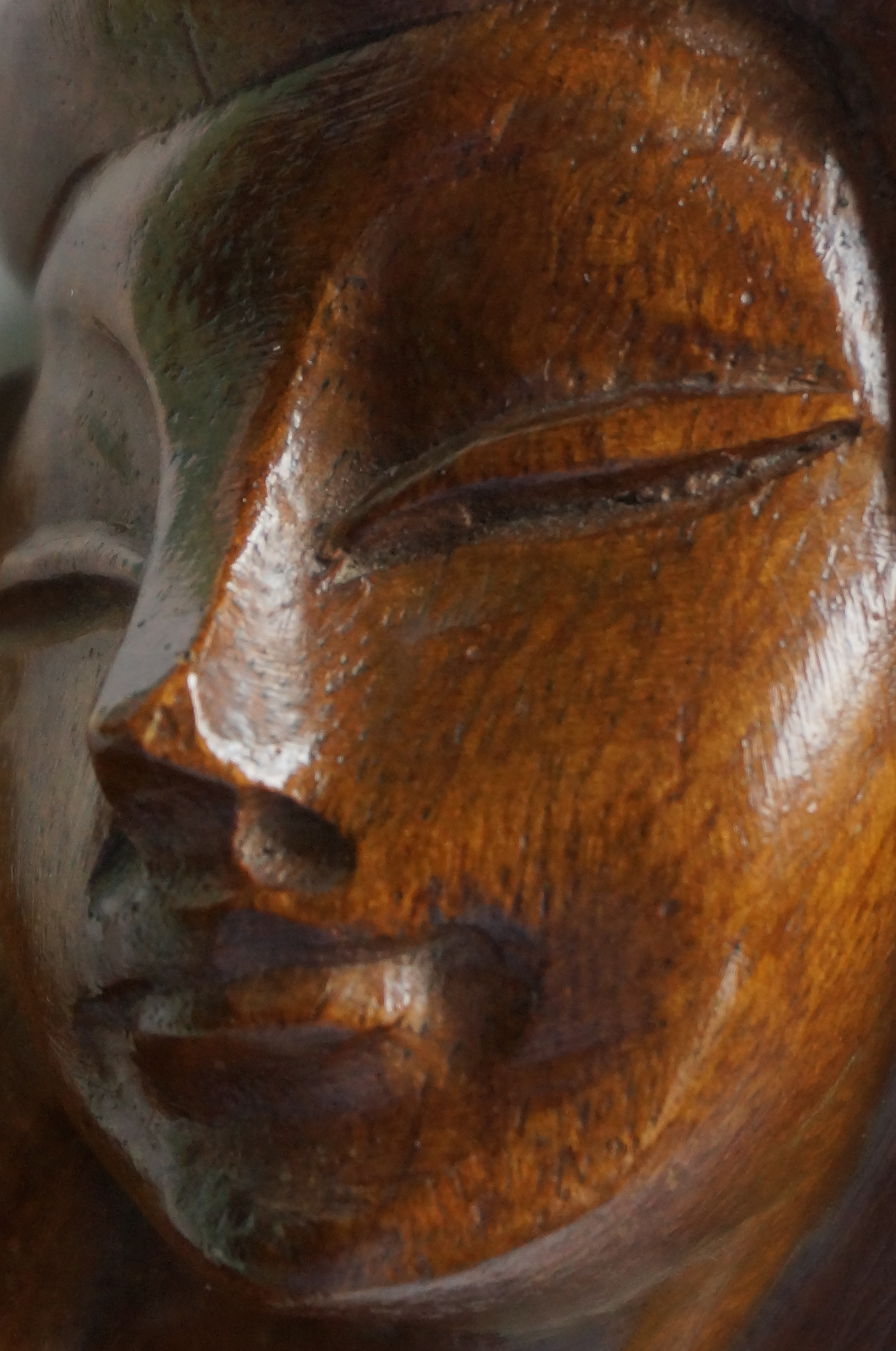 Niet of onleesbaar gesigneerd - Vrouwenkopje (Madonna?) kopen? Bied vanaf 1!