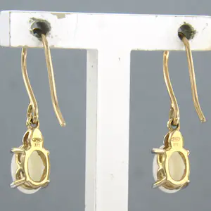 Gele oorhangers (BWG) met opaal en single cut geslepen diamant 0.02ct kopen? Bied vanaf 50!