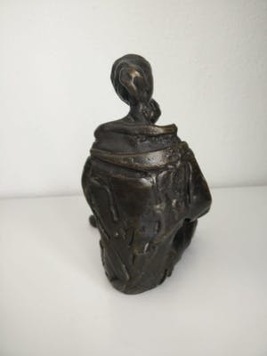 Inka Klinckhard - "Moeder zittend met kind in haar armen". kopen? Bied vanaf 150!