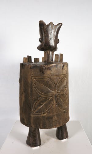 Luba - Sanza muziekinstrument met halfronde klankkast en bamboe tongen kopen? Bied vanaf 1!