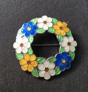 1e gehalte Zilver - email bloemenbroche gesigneerd Alfred Horatio Darby & Son kopen? Bied vanaf 45!