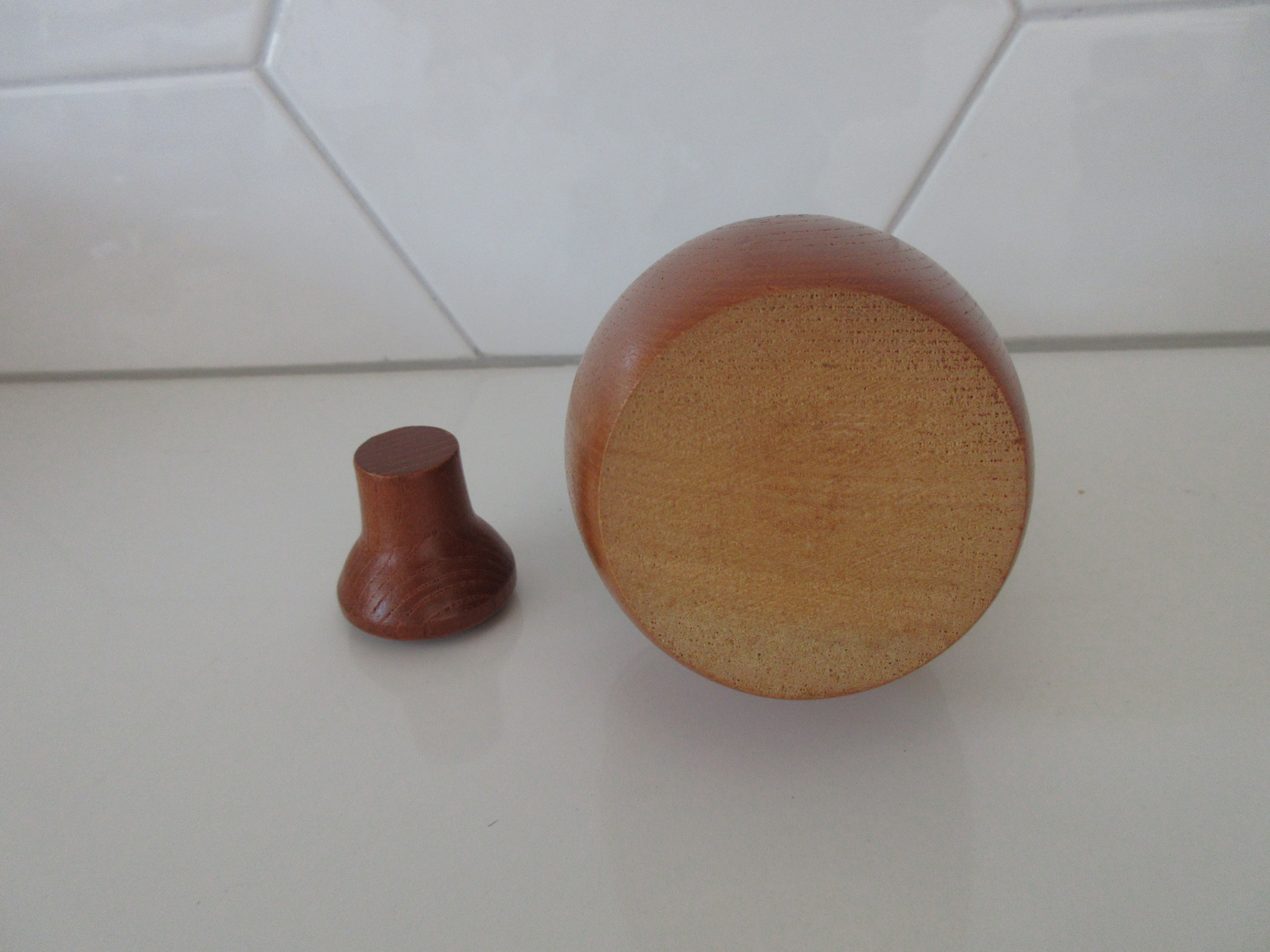 Niet of onleesbaar gesigneerd - Vintage Japans seventies groen aardewerken en houten tafelset kopen? Bied vanaf 1!