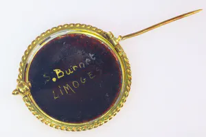 Vintage Fifties 18K gold artisanal brooch with enameled portrait of a lady, sign kopen? Bied vanaf 399!