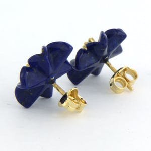 18k geel gouden oorknoppen met lapis lazuli en briljant geslepen diamant 0.08 ct kopen? Bied vanaf 150!