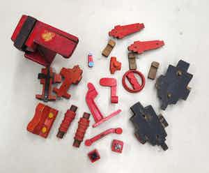 Niet of onleesbaar gesigneerd - Hout, Diverse industriële mallen verkocht voor € 1!