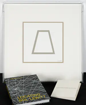 Sol LeWitt - Zeldzame 'Five Geometric Figures in Five Colors' , gesigneerd, in plexi case, kaufen? Bieten Sie von 890!