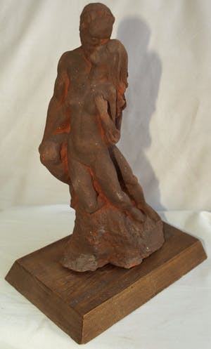 Niet of onleesbaar gesigneerd - Beeld van klei , Melodie , Rubinstein – 1941 – gesigneerd CH of HC kopen? Bied vanaf 1!