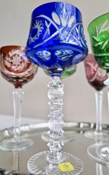 Niet of onleesbaar gesigneerd - 5 Boheemse gekleurde Stam Kelken - Geslepen loodkristal - 1920/30 kopen? Bied vanaf 1!